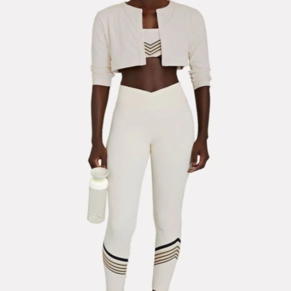 WEWOREWHAT Active Cropped Cardigan in Cream - Picture 3 of 8